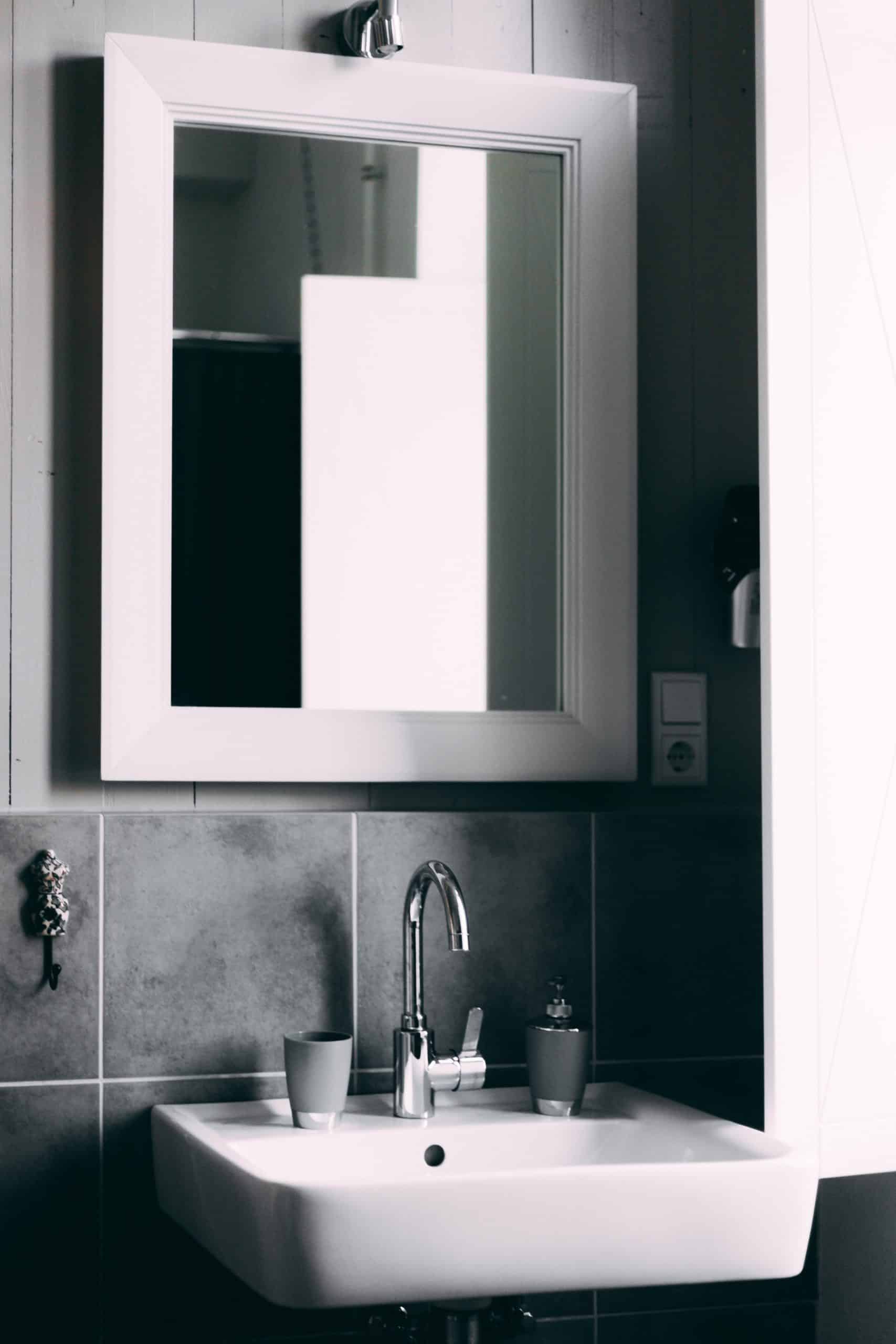 How to Masterfully Decorate Bathroom Shelves Like a Pro